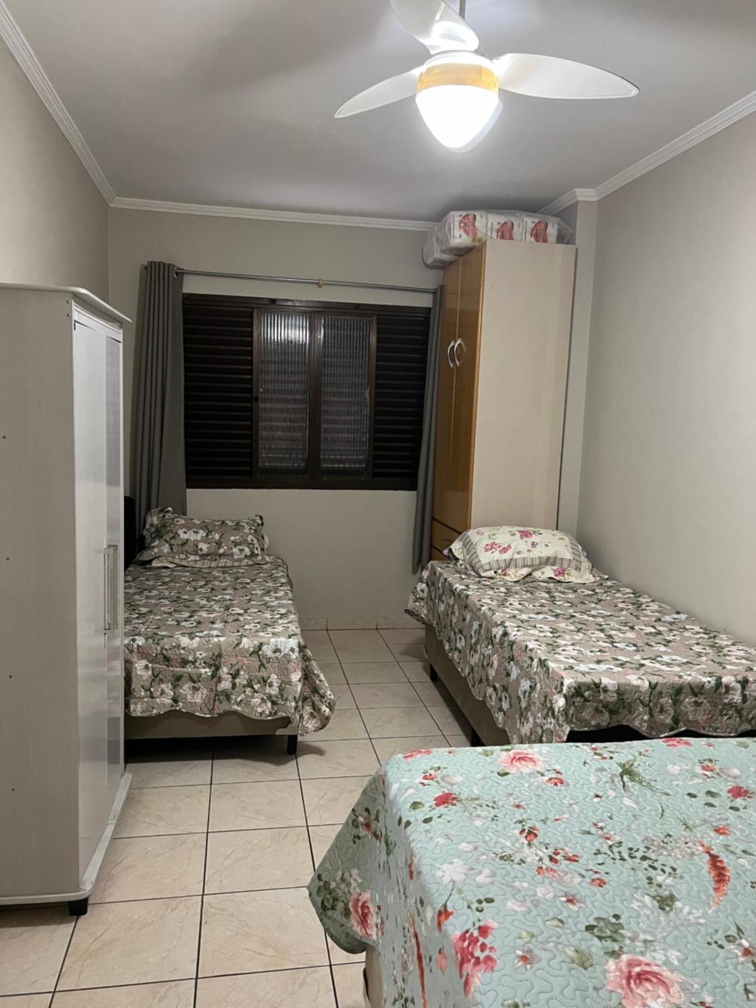 Guilhermina Pe Na Areia Vista Mar Praia Grande  Kültér fotó
